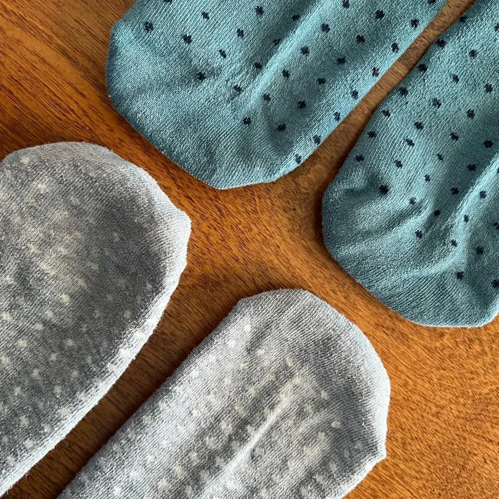 Old Navy polka dot ankle socks M *Free in bundle*
